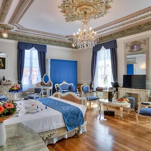 https://aba-luxury-bb-place-massena.fr-provencehotel.com