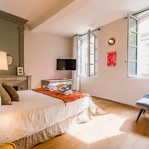 le-petit-chambres-appartement-a-deux-pas-du-pont.fr-provencehotel.com/